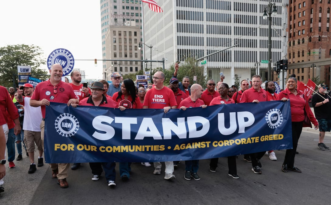 Photo d'archives des membres de united auto workers defilent a detroit, aux etats-unis