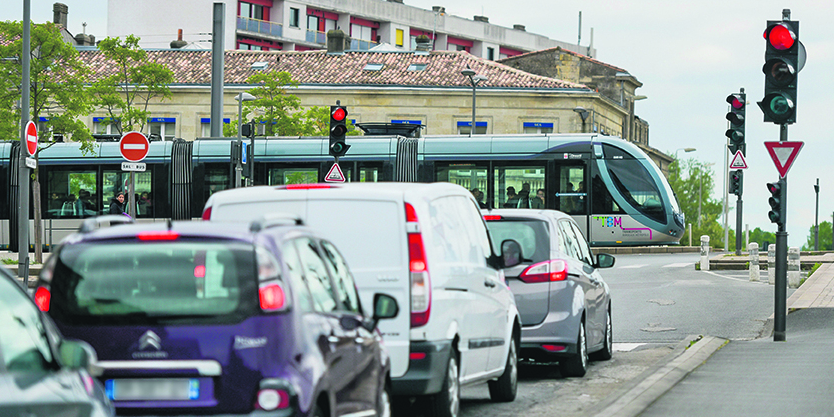 carrefours à feux, Bordeaux, voiture, tramway, circulation, mobilité,