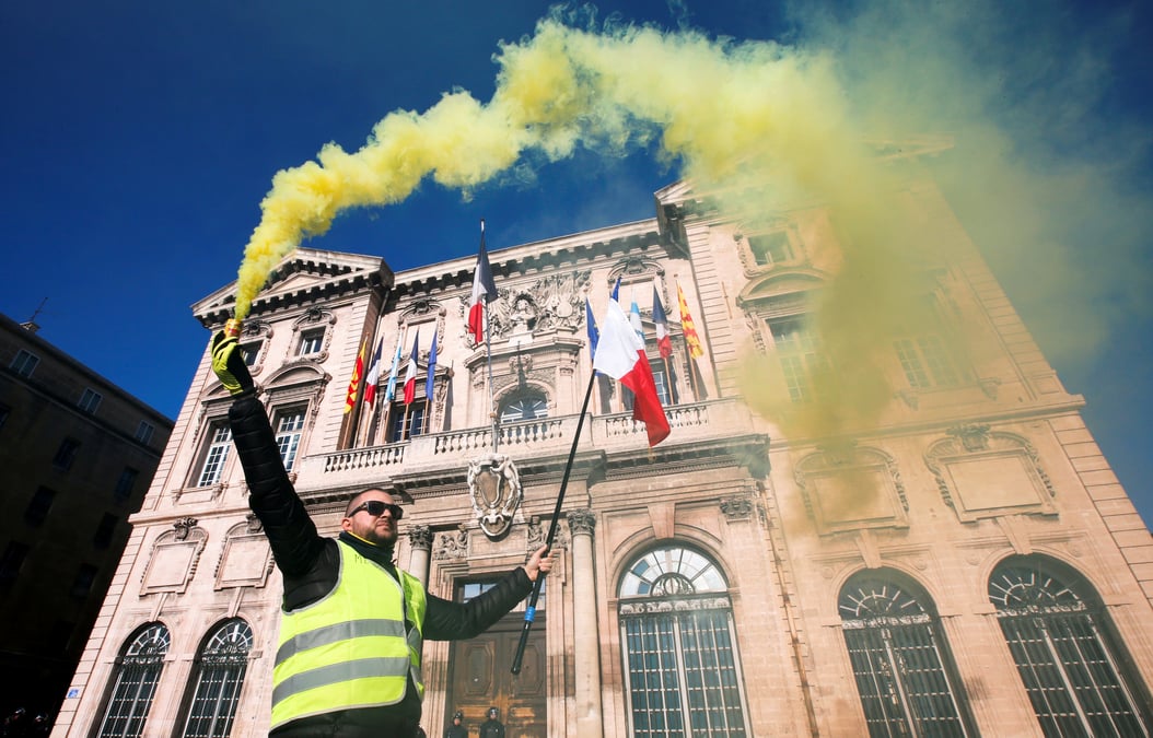Des "gilets jaunes" reunis a marseille creent une "coordination"