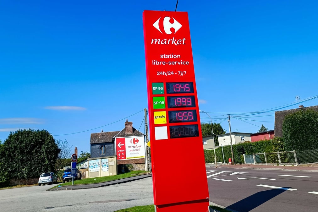 Les prix des carburants en France sont remontés régulièrement cet été pour revenir aux plus hauts de l'hiver dernier.