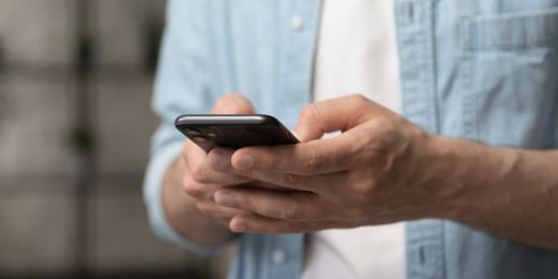 Vendredi matin, après le violent passage de Ciaran, ils étaient encore 1,4 million de clients à être privés de réseau mobile, et 400.000 d’Internet fixe.