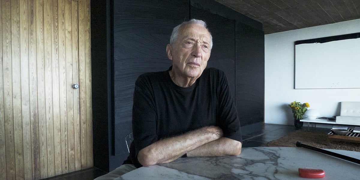 Pierre Soulages dans sa maison à Sète.
