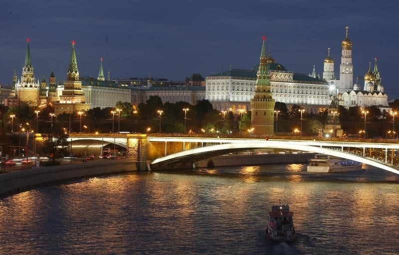 S&p place la note de la russie sous surveillance negative