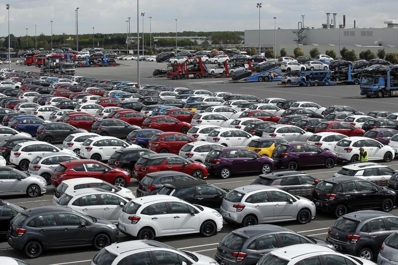 Le marche automobile ralentit en octobre