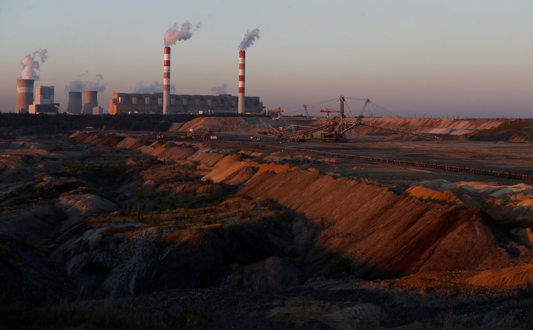 Manifestation de greenpeace dans une centrale au charbon en pologne