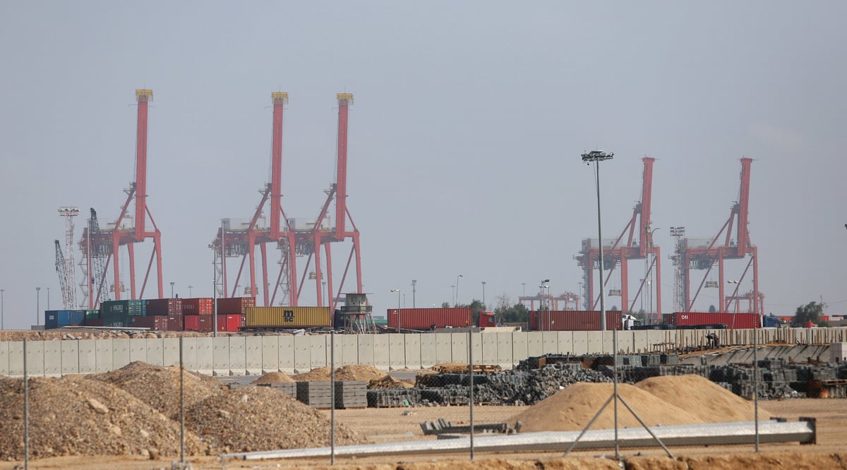 Irak: deux morts a bagdad, le port d'oumm qasr debloque
