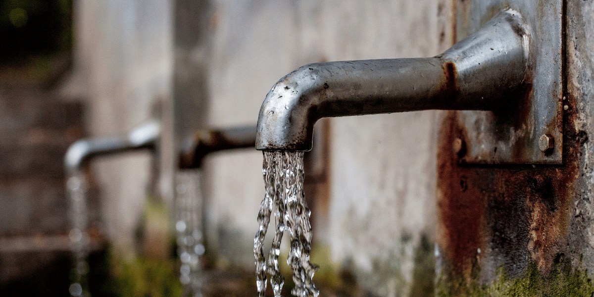 Les distributeurs d'eau anglais ont présenté leurs excuses en mai pour leur inaction au sujet du déversement de quantités importantes d'eaux usées dans les cours d'eau et en mer (Photo d'illustration).