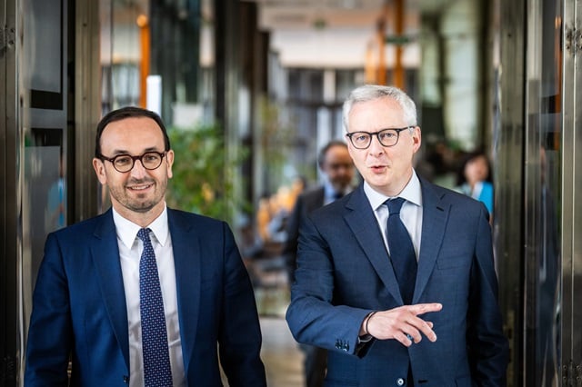 Thomas Cazenave (Comptes publics) et Bruno Le Maire (Economie) dans les couloirs de Bercy.