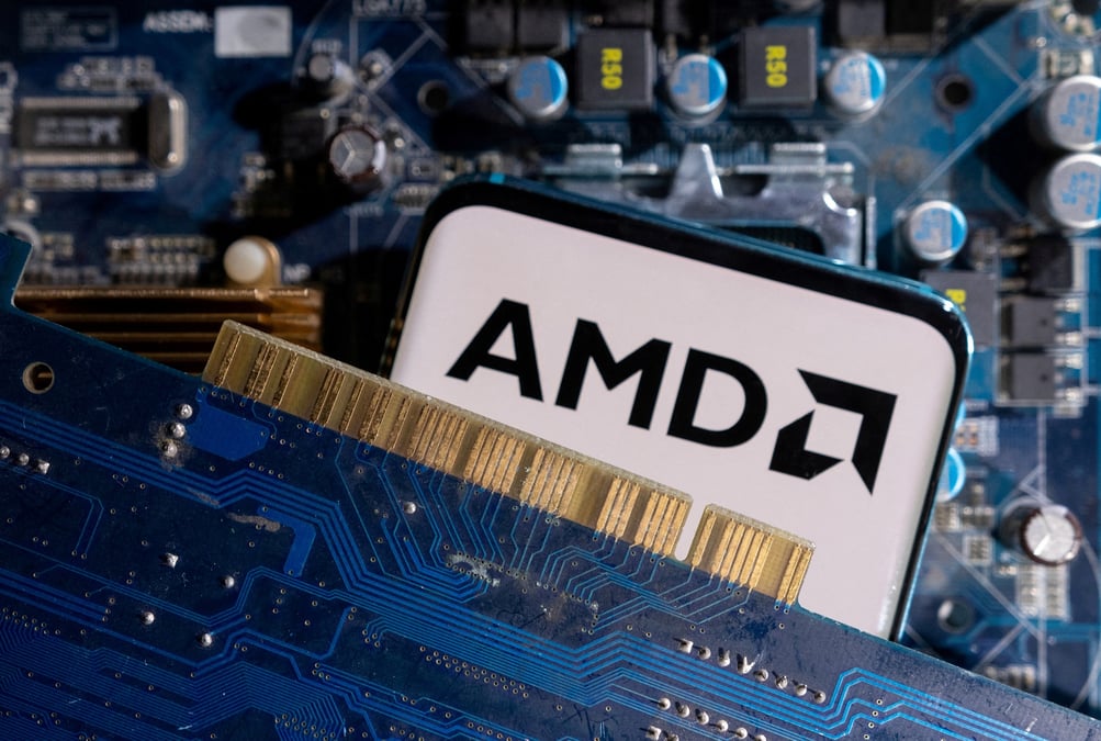 Un smartphone avec un logo amd