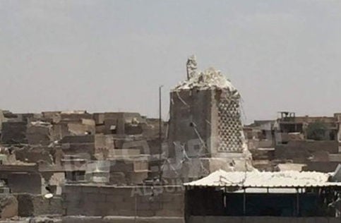 Colere et chagrin a mossoul apres la destruction d'al nouri