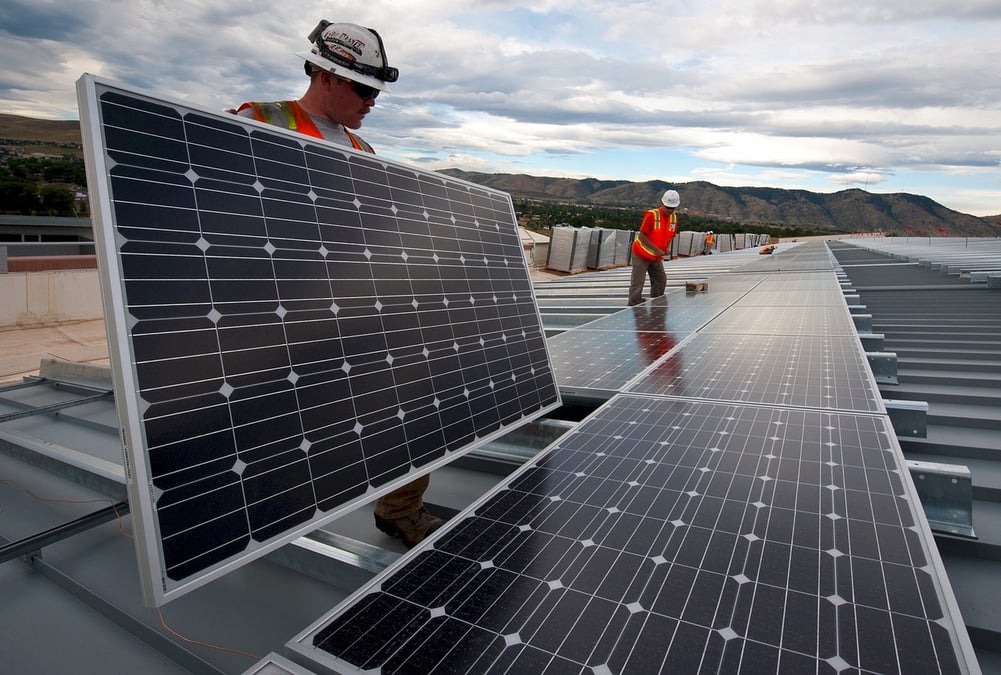 La hausse des temératures entrainera une baisse de rendement solaire entre 15 et 50 kWh par kW installé.