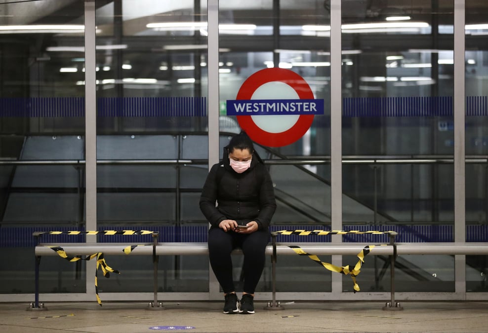 Alors que le bilan depasse les 32.000 morts, johnson devoile sa strategie de deconfinement