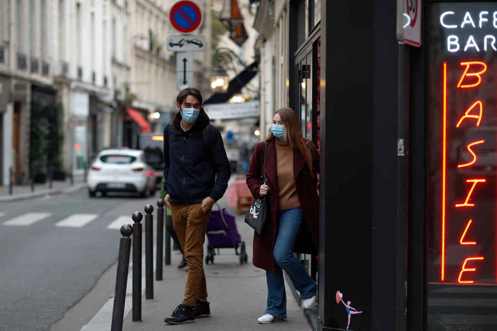 France: l'etat releve la prime pour l'emploi des jeunes des "quartiers"
