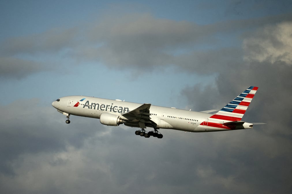 American airlines reduit ses pertes au quatrieme trimestre grace a une forte demande