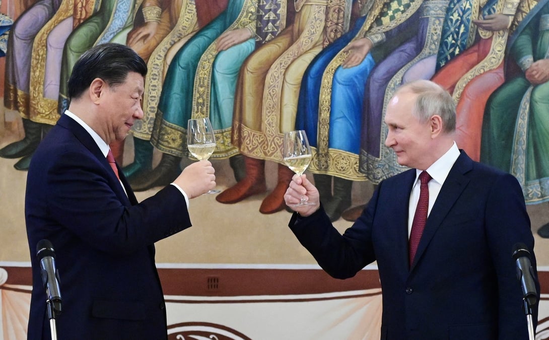 Vladimir poutine et xi jinping lors d'une reception a moscou