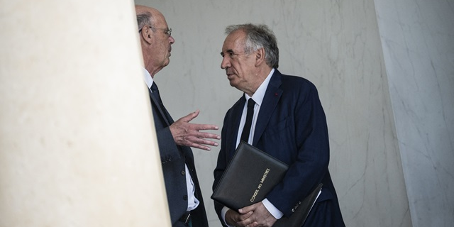 Le ministre de l’Économie, Éric Lombard, et le Premier ministre, François Bayrou.