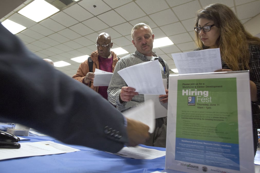 Les creations d'emplois aux etats-unis s'accelerent