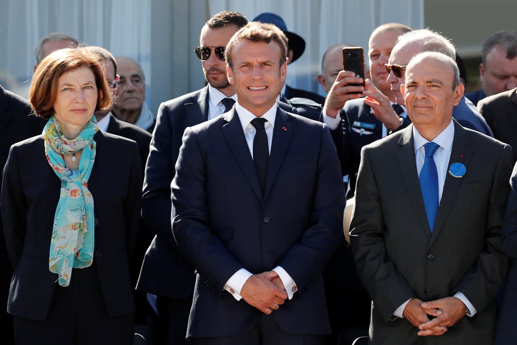 Macron devoile la maquette du futur avion de combat scaf