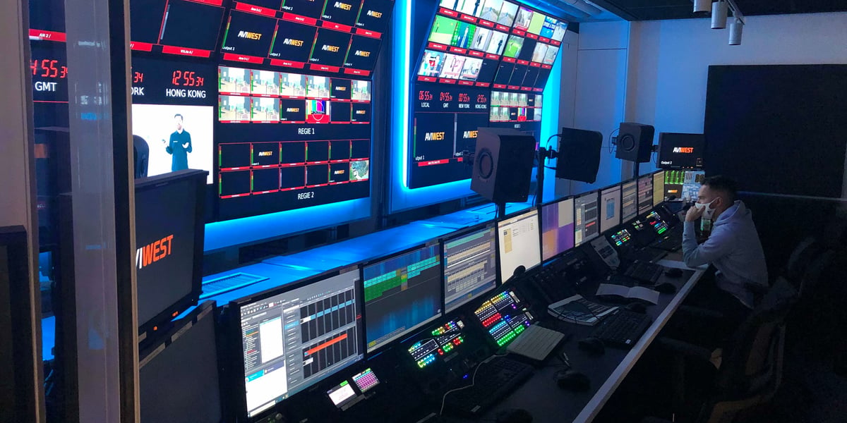 Depuis 2020, l'IIFA (Nîmes) accompagne la transformation numérique des activités d'exploitation de Canal+, auprès des opérateurs de la régie D.ONE, lieu d'exploitation audiovisuel pluridisciplinaire où sont regroupées sur le plan international les activités de transmission, de diffusion et de supervision des services rendus aux abonnés.
