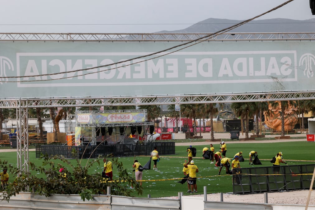 Espagne: un mort et des dizaines de blesses apres l'effondrement d'une scene lors d'un festival