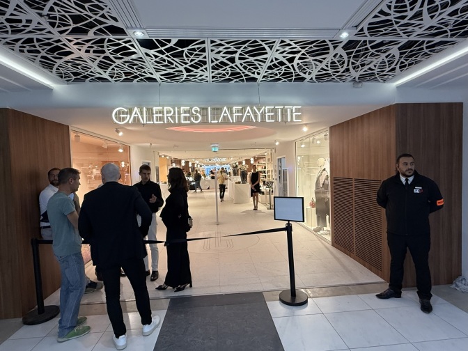 Le 1er octobre 2025, les Galeries Lafayette ont inauguré les 2 500 mètres carrés de surfaces de ventes du nouveau magasin franchisé de Nîmes, le premier à être inauguré en France depuis 2019.