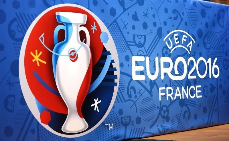 Inquietude du tourisme a l'approche de l'euro en raison de la crise sociale
