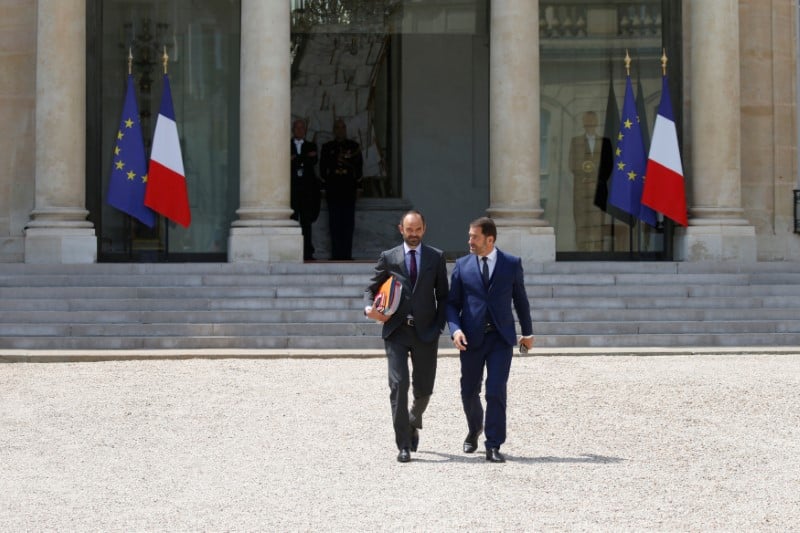 Le depart de ministres modem n'est pas un aveu, dit castaner
