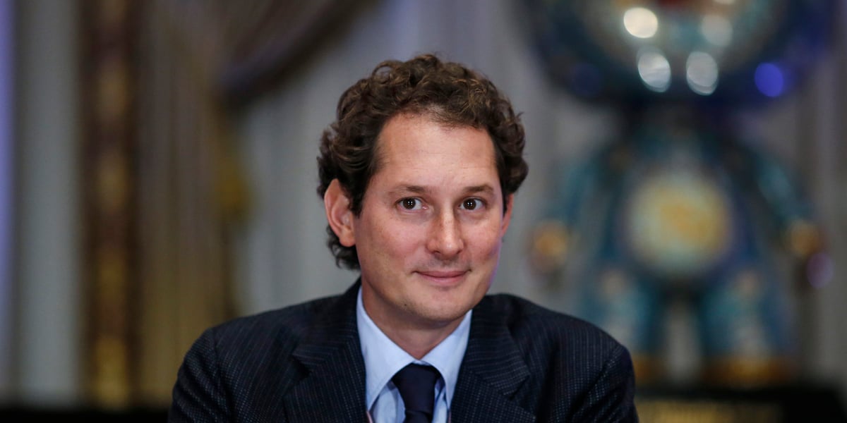 John Elkann, le dirigeant par intérim du groupe Stellantis, a, selon l'Elysée « souligné sa volonté de continuer à soutenir les usines où le groupe est implanté » après une rencontre avec Emmanuel Macron.