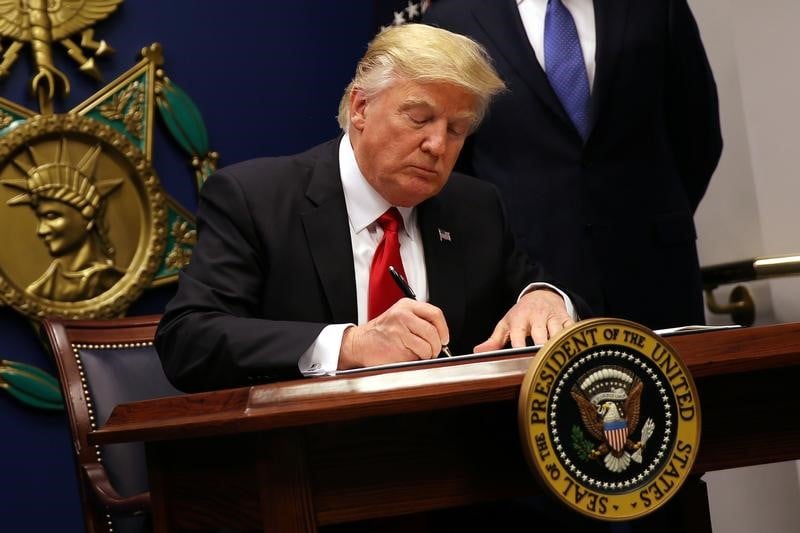 Donald trump va remplacer son decret sur l'immigration
