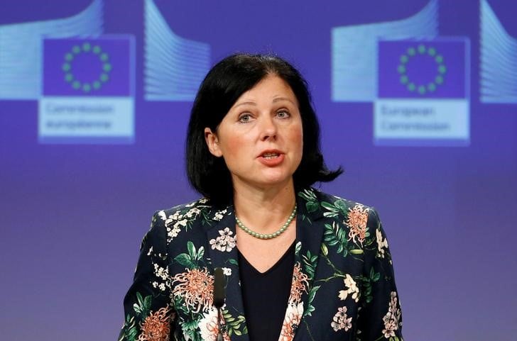 Bruxelles veut l'egalite salariale hommes-femmes d'ici deux ans