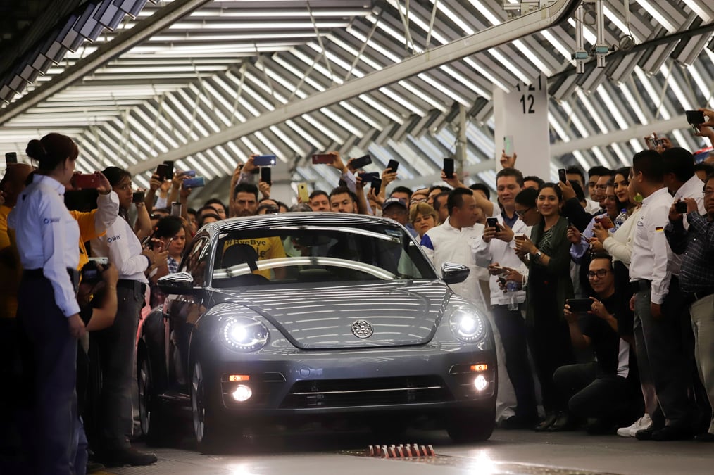 La cox de volkswagen tire sa reverence
