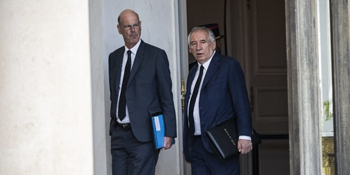 Le ministre de l'Economie Eric Lombard et le Premier ministre François Bayrou à la sortie du Conseil des ministres ce mercredi 2 juillet.