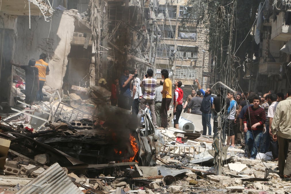 Les quartiers d'alep tenus par les rebelles bombardes
