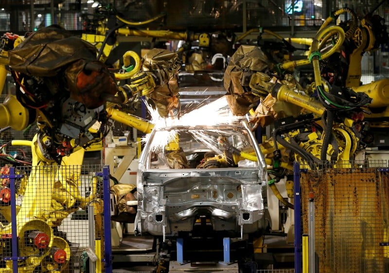 L'activite manufacturiere baisse encore en aout
