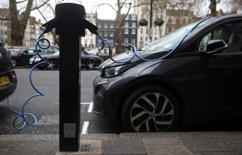 Deux voitures sur trois pourraient etre electriques d'ici 2030