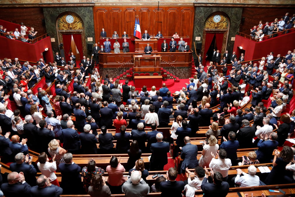Paralysee par l'affaire benalla, l'assemblee suspend ses travaux