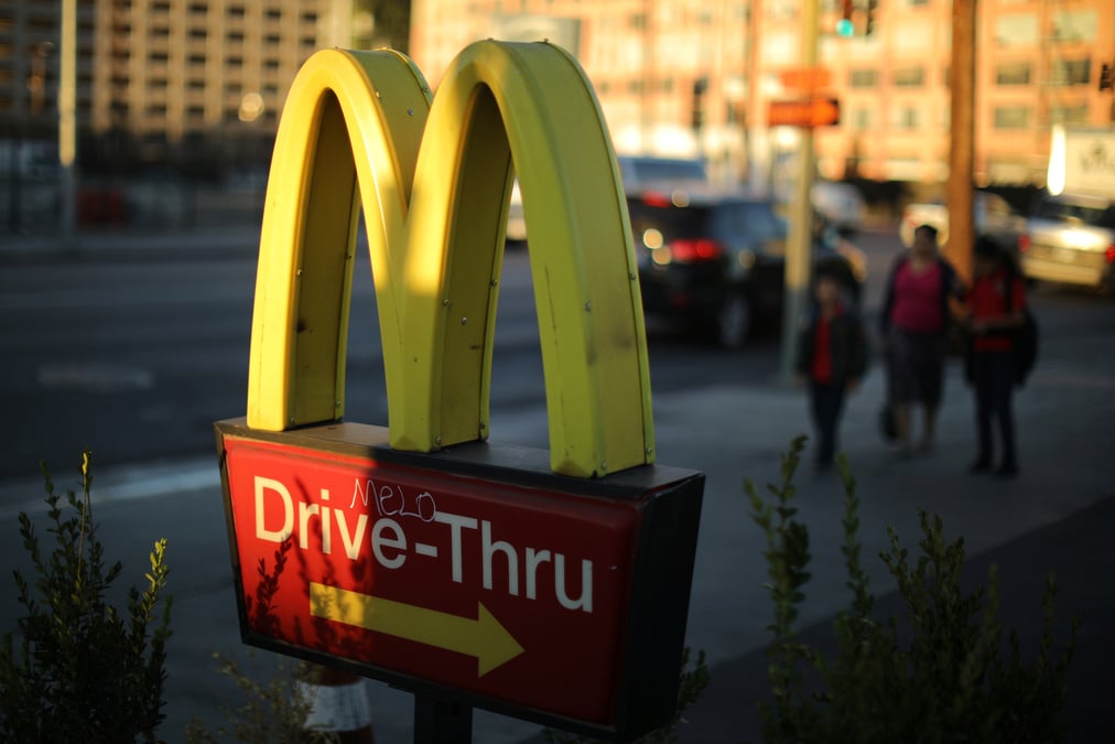 Mcdonald's bat le consensus au troisieme trimestre, soutenu par les drive-ins