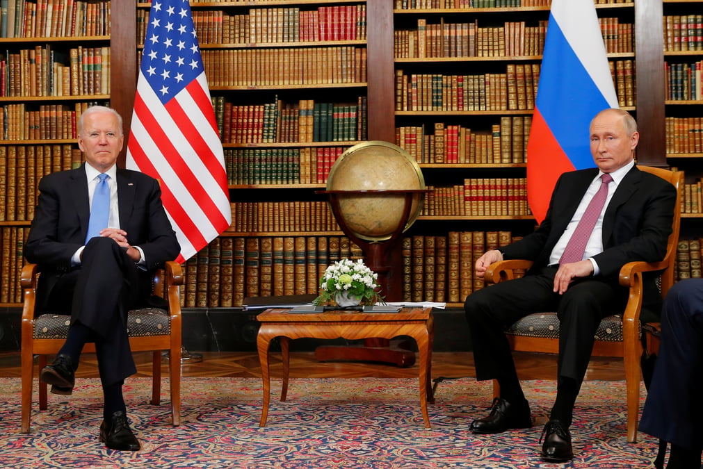 Usa et russie disent avoir eu une reunion "substantielle" sur le controle des armements