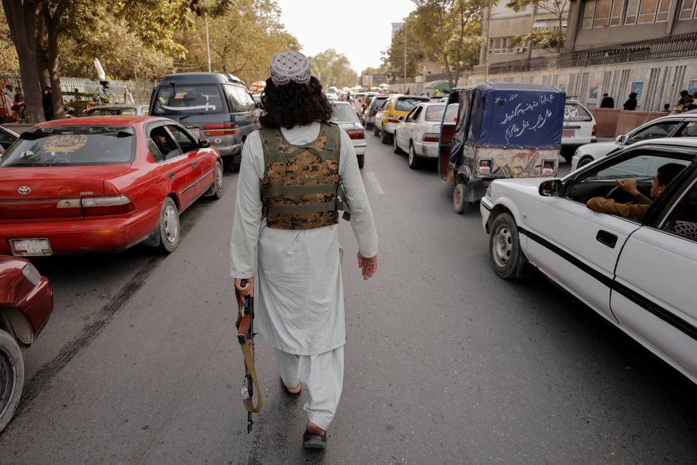 Les taliban disent avoir detruit une cellule de l'ei peu apres une explosion a kaboul
