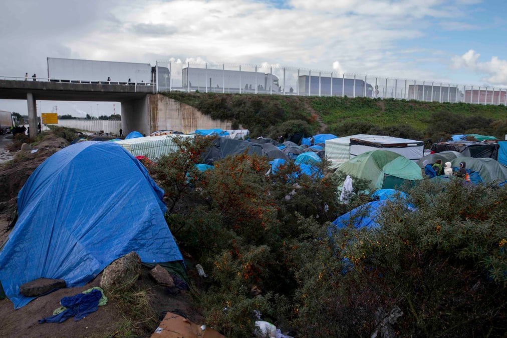 Partir ou rester, les migrants de calais partages
