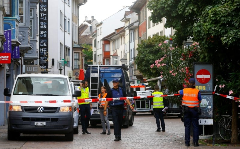 Suisse: 5 personnes blesses par un homme arme d'une tronconneuse