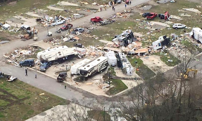 Orages meurtriers dans le sud-est des etats-unis