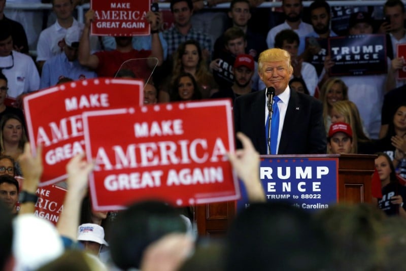 Trump et clinton s’opposent sur la securite