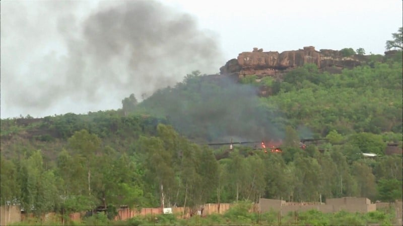 Deux morts dans l'attaque d'un hotel proche de bamako