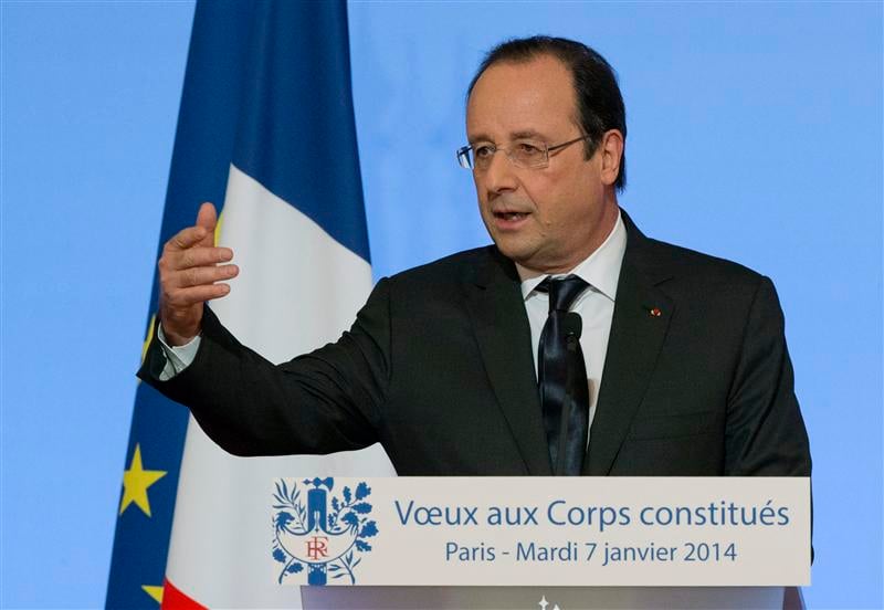 L'Etat doit changer, dit François Hollande à ses représentants