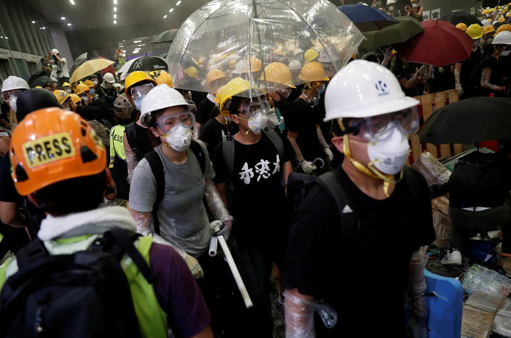La presse officielle chinoise met hong kong en garde