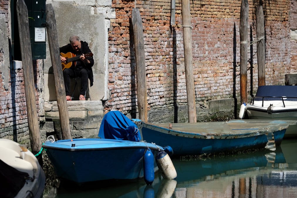 Coronavirus: l'italie reste sur un "plateau" de contaminations et de morts