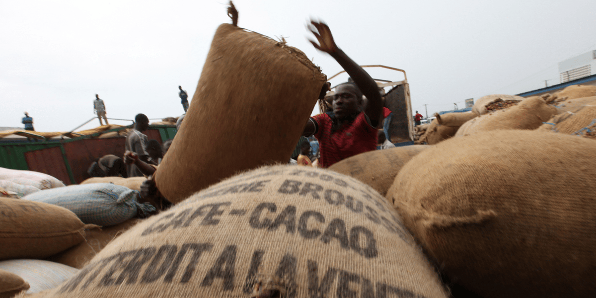 Entrepôt de cacao en Côte d'Ivoire