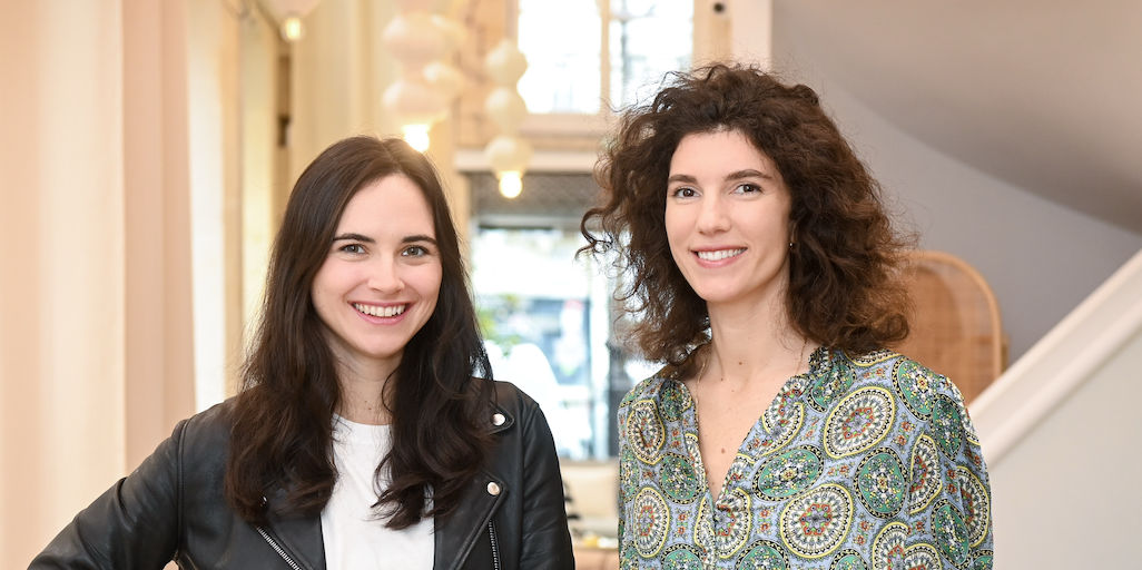 Iris Maréchal (à gauche) a créé Theramia avec Chloé Geoffroy. Elle a été récompensée du Prix Margaret, catégorie Entrepreneure, hier à Paris.