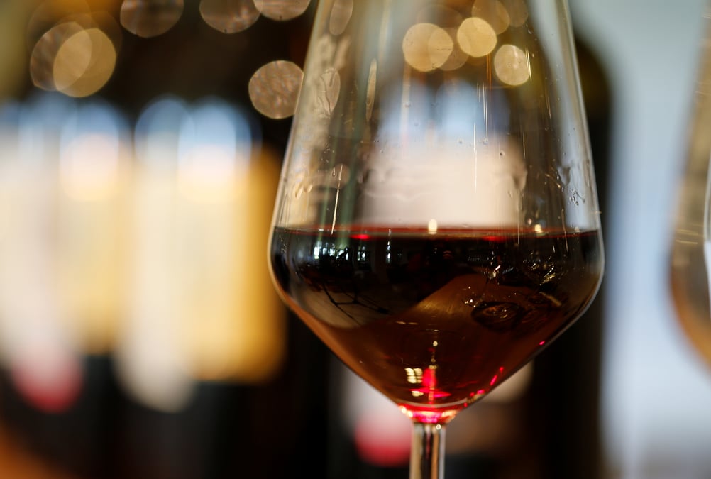 Marie brizard va ceder aux grands vins jc boisset sa filiale moncigale